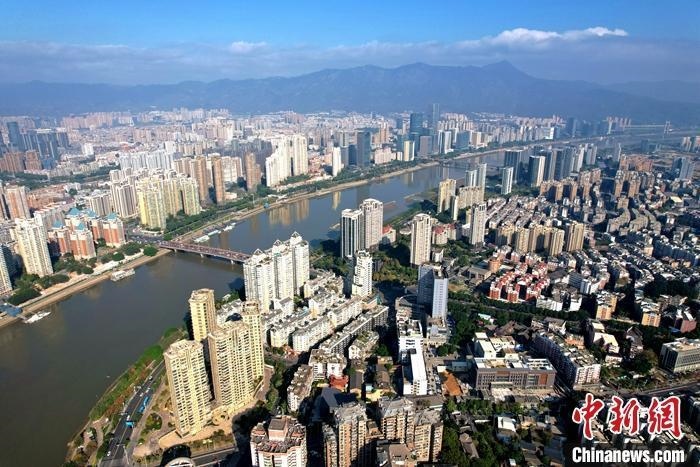 資料圖：城市高樓林立。 <a target='_blank' href='/'>中新社</a>記者 王東明 攝