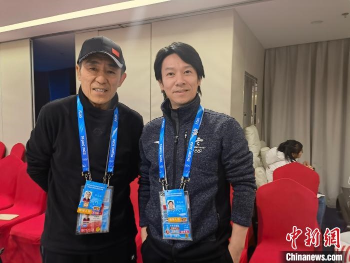 張文海與張藝謀的合影?！埼暮?供圖