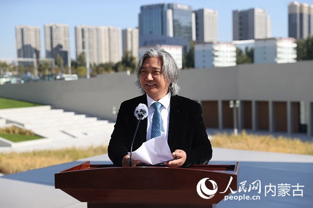 全國政協(xié)副秘書長、民盟中央專職副主席、中國美術(shù)館館長、中國城市雕塑家協(xié)會(huì)主席吳為山開幕致辭。王劭凱攝