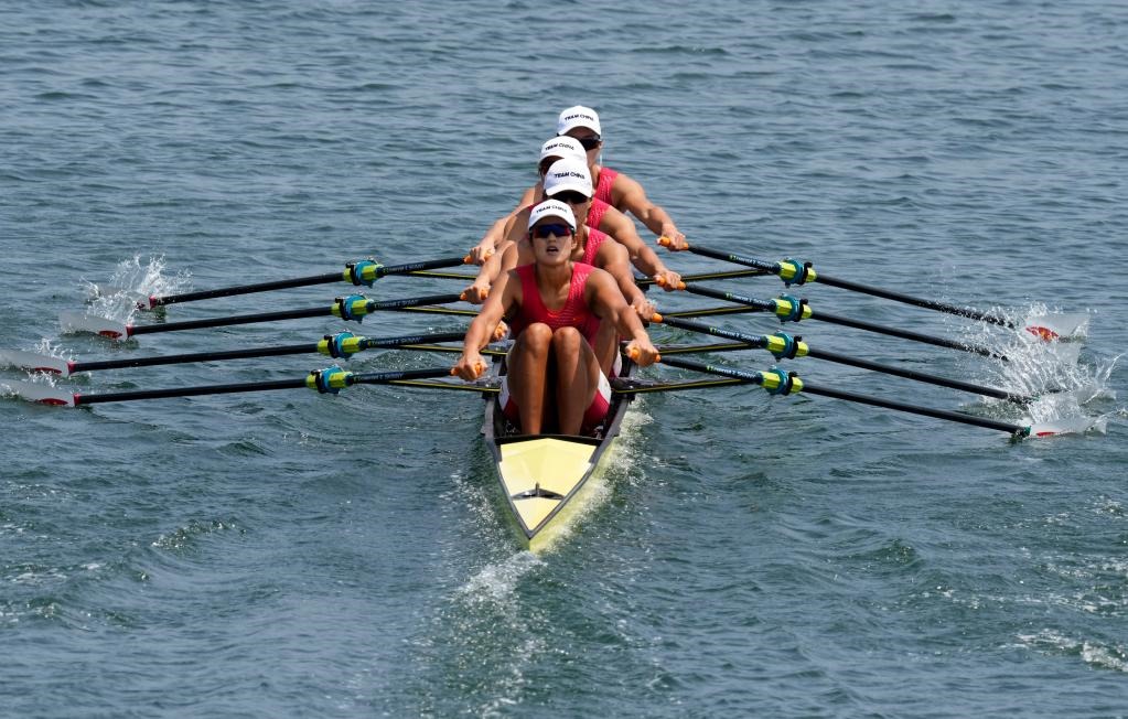 7月28日，中國隊選手陳云霞、張靈、呂揚(yáng)、崔曉桐在比賽中。新華社記者張笑宇攝.jpg