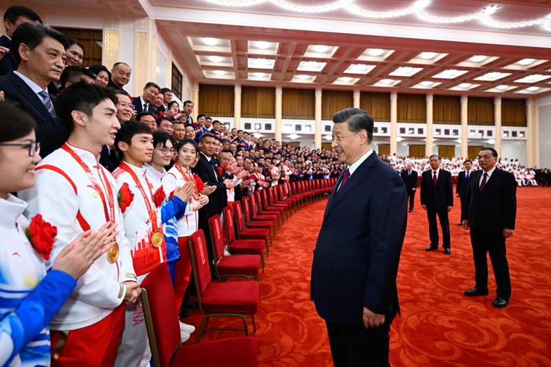 2022年4月8日，習(xí)近平總書記會見北京冬奧會、冬殘奧會突出貢獻(xiàn)集體代表、突出貢獻(xiàn)個人和中國體育代表團(tuán)成員。