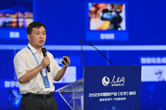 人民中科研究院院長(zhǎng)、首席科學(xué)家李兵發(fā)表主旨演講。人民網(wǎng)記者 于凱攝