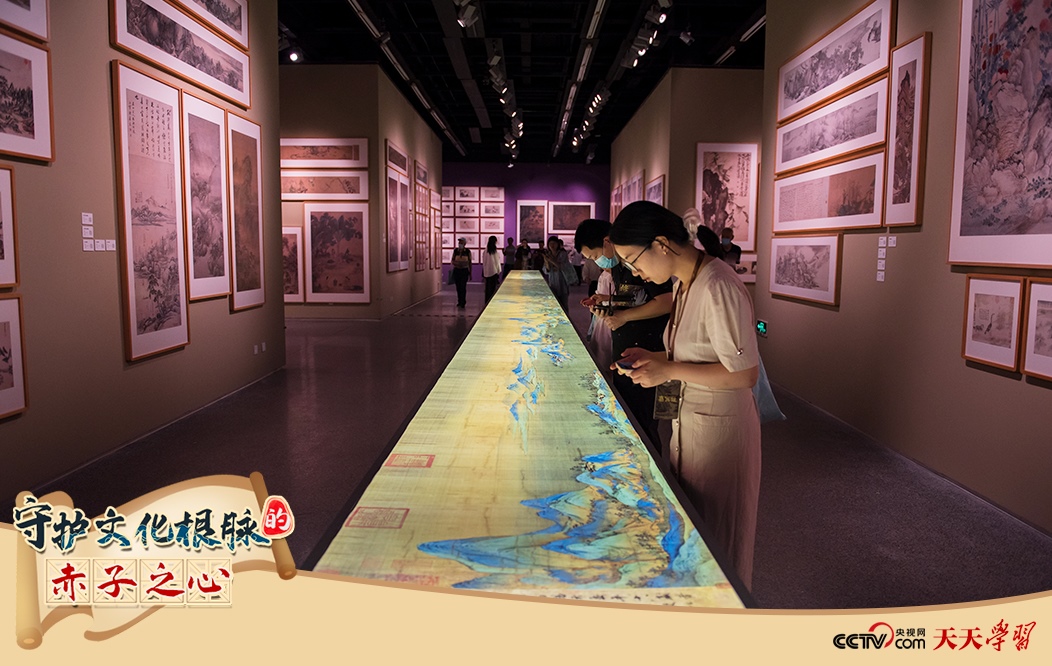 2023年7月1日，觀眾在浙江寧波美術(shù)館參觀中國(guó)歷代繪畫大系成果展·寧波特展。