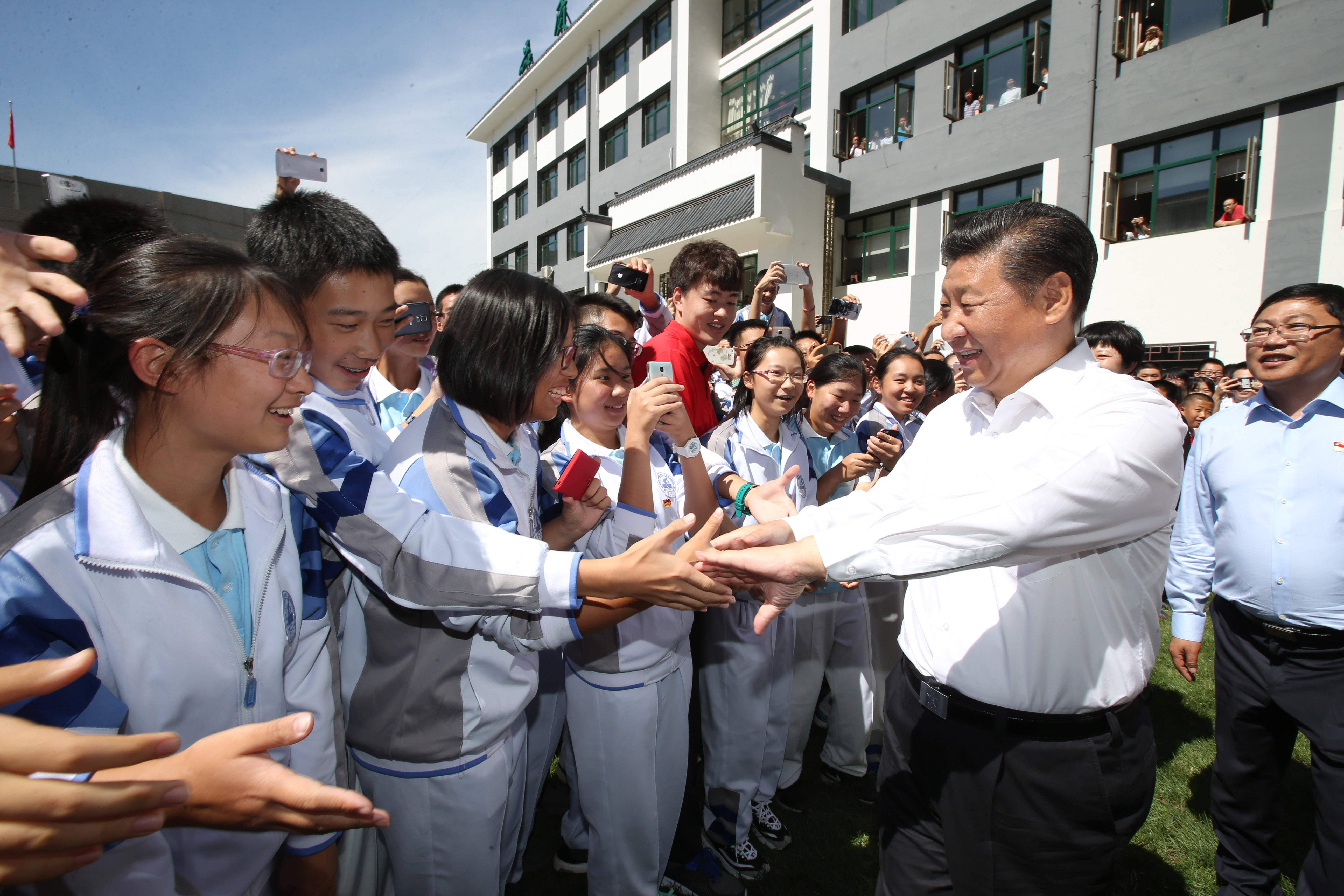 2016年9月9日，習(xí)近平總書記來到位于北京市海淀區(qū)的八一學(xué)?？赐麕熒?。