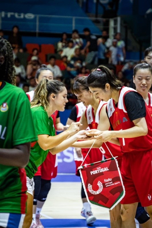 28日，成都大運(yùn)會(huì)女籃項(xiàng)目葡萄牙隊(duì)對(duì)戰(zhàn)中國(guó)隊(duì)。 受訪者供圖