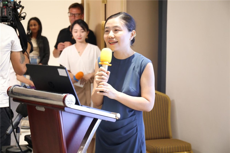 圖為吉布提孔子學(xué)院鄒燕舞院長為表彰儀式致辭。吉布提孔子學(xué)院供圖