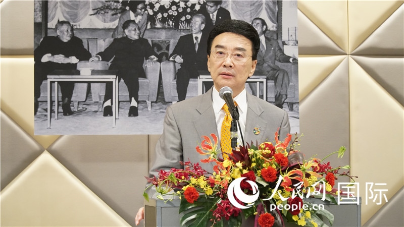 在日中國企業(yè)協(xié)會會長王家馴致祝酒詞。人民網(wǎng) 蔣曉辰攝