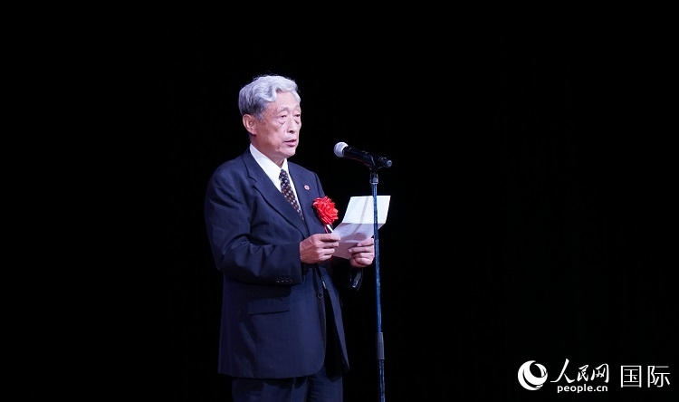 全華聯(lián)會長何德倫發(fā)表致辭。人民網(wǎng) 蔣曉辰攝