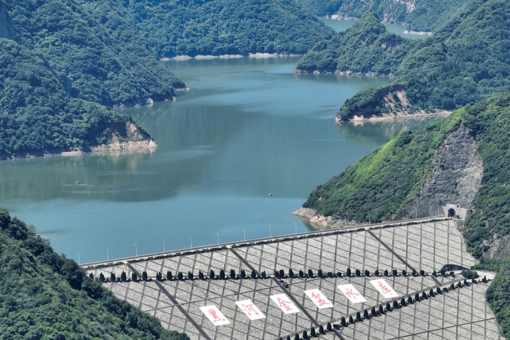 這是黑河金盆水庫(kù)（2023年7月16日攝，無(wú)人機(jī)照片）。新華社記者 邵瑞 攝