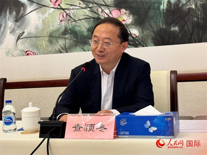 10月31日，蘇州市人民政府副市長(zhǎng)查穎冬在第五屆中法文化論壇媒體吹風(fēng)會(huì)上講話。（人民網(wǎng) 謝瑩攝）