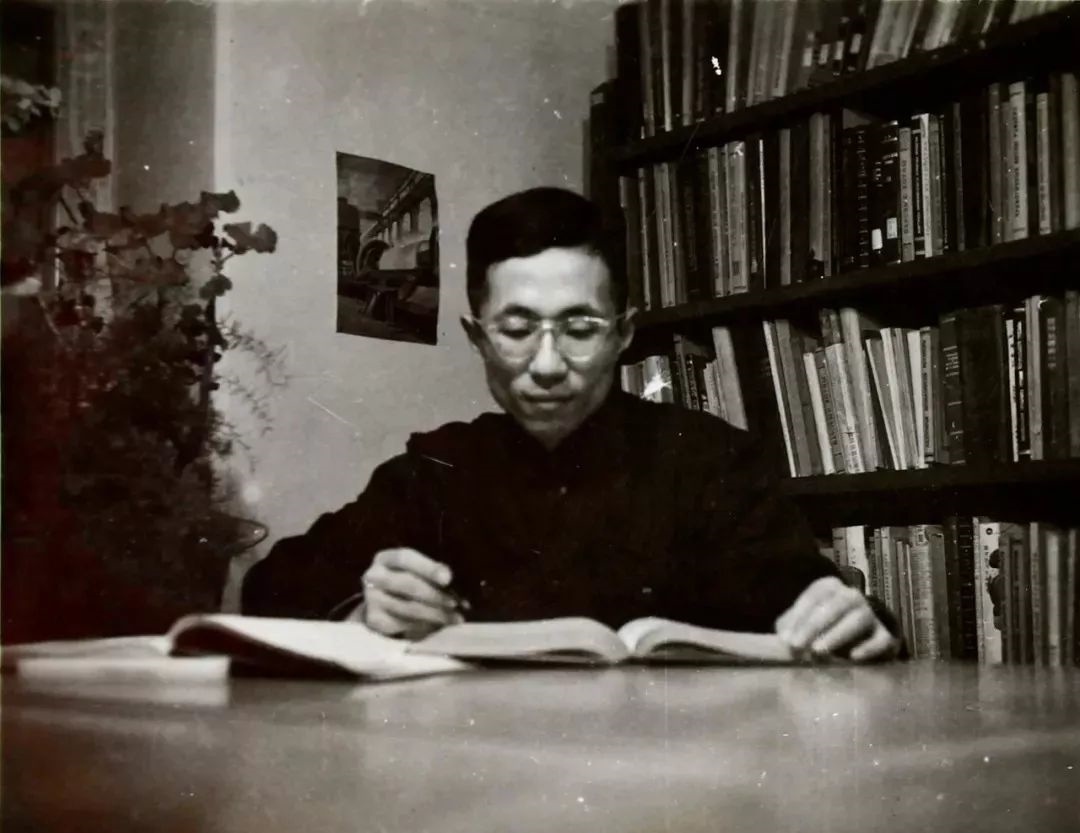 青年時期的秦裕琨。哈爾濱工業(yè)大學(xué)供圖