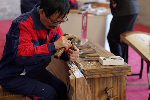蘭考古箏制作展示。中央音樂學院供圖