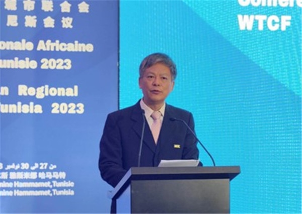 2023世界旅游城市聯(lián)合會(huì)非洲區(qū)域突尼斯會(huì)議 世界旅游城市聯(lián)合會(huì)常務(wù)副秘書長李寶春致辭。主辦方供圖
