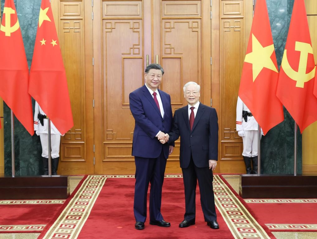 當?shù)貢r間12月12日下午，剛剛抵達河內(nèi)的中共中央總書記、國家主席習近平在越共中央駐地同越共中央總書記阮富仲舉行會談。