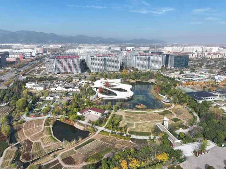 有機(jī)更新后的義烏城西街道橫塘村俯瞰圖。義烏城西街道供圖