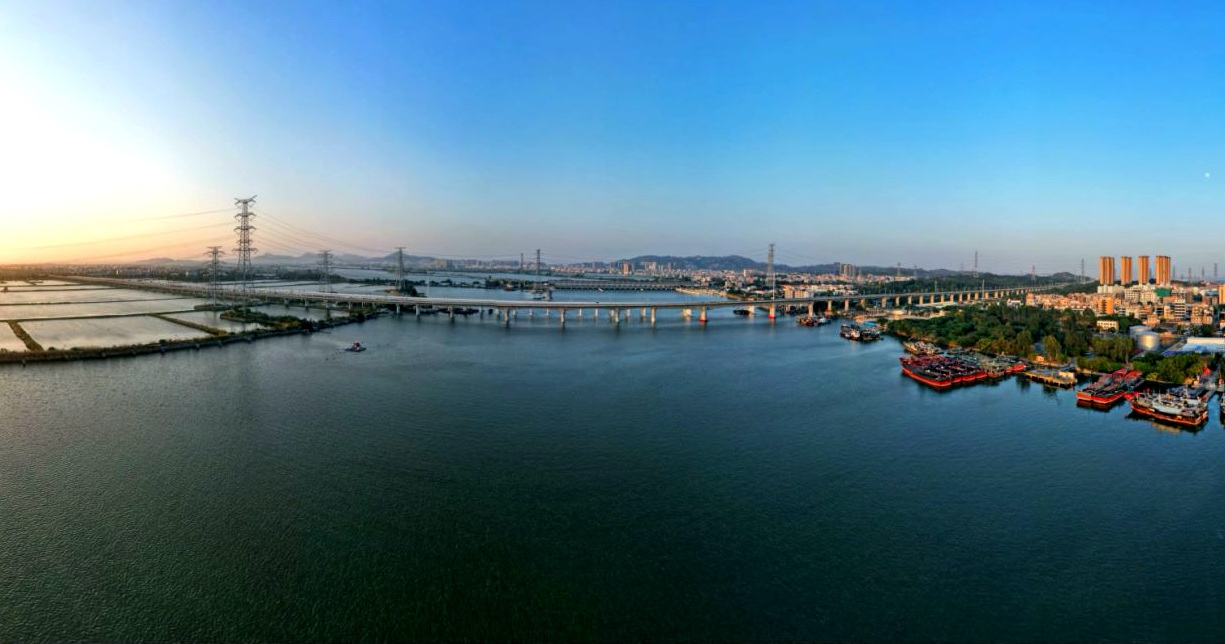 汕汕鐵路練特江大橋。國鐵集團(tuán)供圖