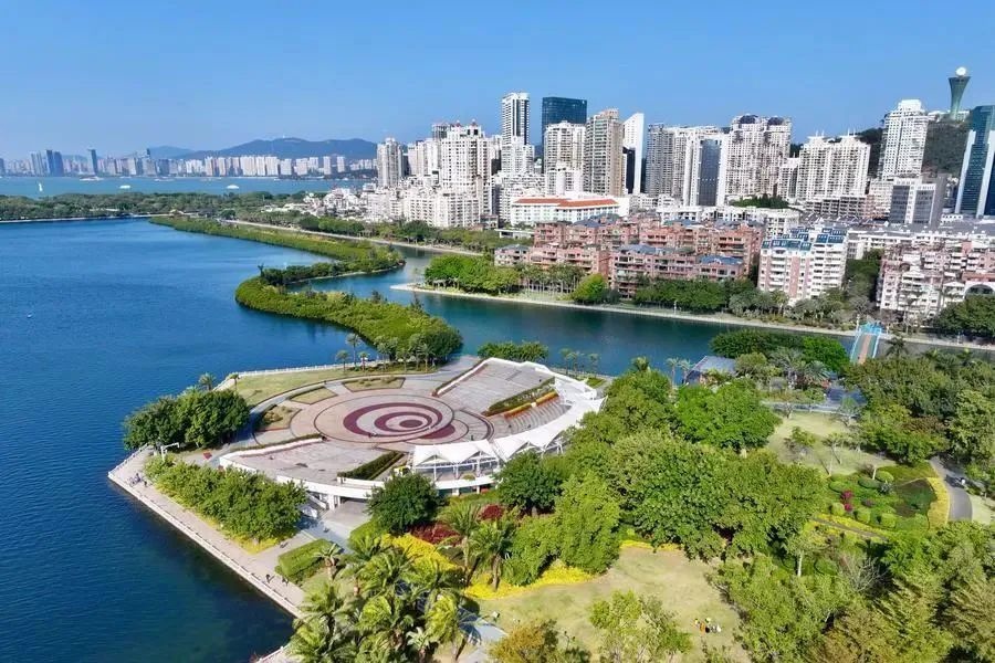 △1月24日，廈門筼筜湖白鷺洲公園及周邊城市景觀。