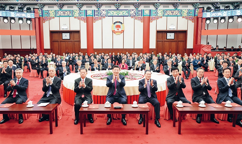 2023年12月29日，全國政協(xié)在北京舉行新年茶話會。黨和國家領導人習近平、李強、趙樂際、王滬寧、蔡奇、丁薛祥、李希、韓正出席茶話會并觀看演出。 新華社記者 鞠鵬/攝