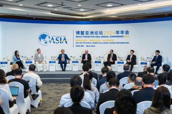 圖為博鰲亞洲論壇2024年年會“AIGC改變世界”分論壇現(xiàn)場。新華社記者 曹夢瑤 攝