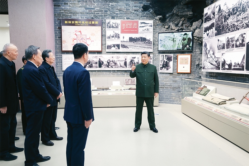 2024年2月1日至2日，中共中央總書記、國家主席、中央軍委主席習(xí)近平來到天津，看望慰問基層干部群眾。這是2日上午，習(xí)近平在平津戰(zhàn)役紀(jì)念館考察。 新華社記者 鞠鵬/攝