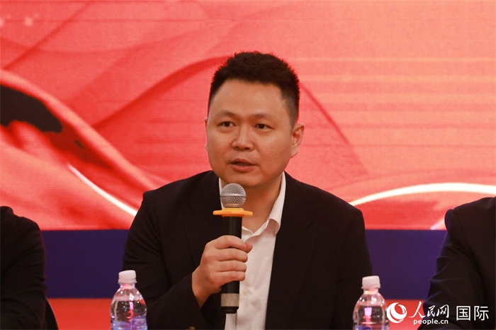 中國駐里約熱內(nèi)盧總領(lǐng)館副總領(lǐng)事王尉育在座談會上致辭。人民網(wǎng)記者 陳海琪攝
