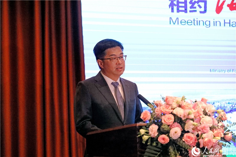 海南省人民政府副省長陳懷宇在宣介會(huì)上致辭。人民網(wǎng)記者趙益普攝