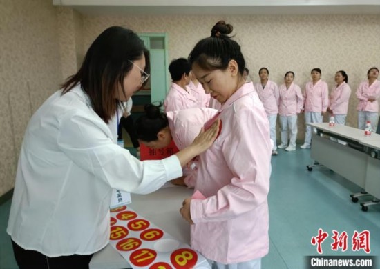 寧夏開展全國孤殘兒童護理員高級技師、技師職業(yè)技能等級認(rèn)定工作。寧夏民政廳 供圖