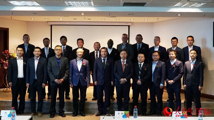 與會嘉賓合影。人民網(wǎng) 劉暢攝