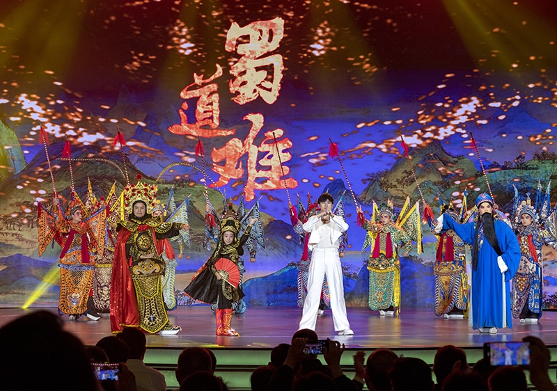 2023年10月13日，成都，“把青春華章寫在祖國大地上”大思政課網絡主題宣傳和互動引導活動在四川大學舉行。