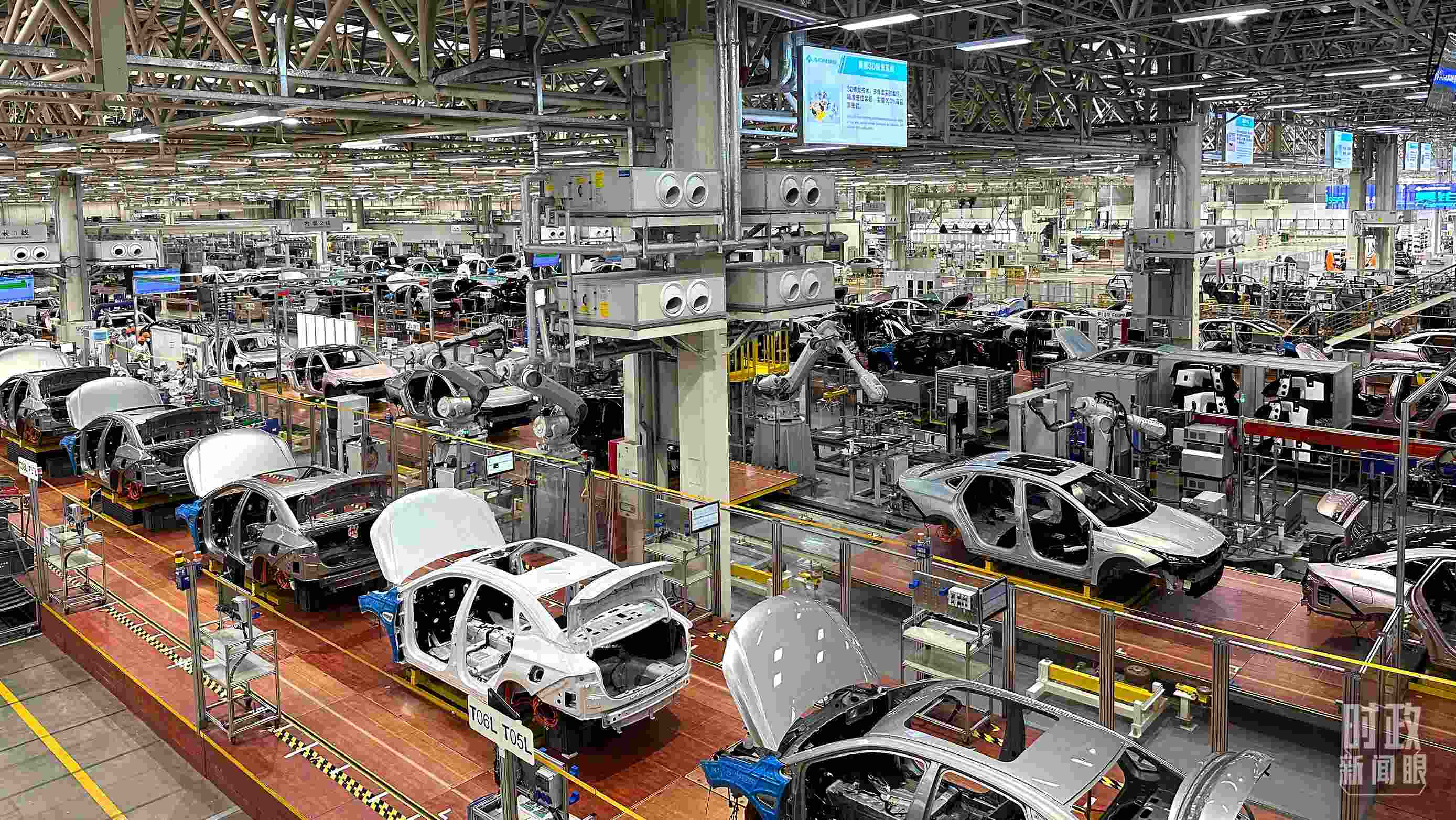 廣州廣汽埃安總裝車間智能生產(chǎn)線。2023年4月，習(xí)近平曾到這里考察。（總臺(tái)央視記者趙化拍攝）