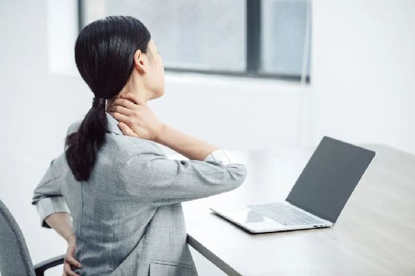 久坐傷身，快來學(xué)習(xí)這套肩頸腰椎舒緩操 | 科普時(shí)間