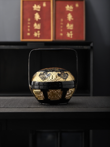 永春漆籃作品《籃犀》。中國美術(shù)館供圖