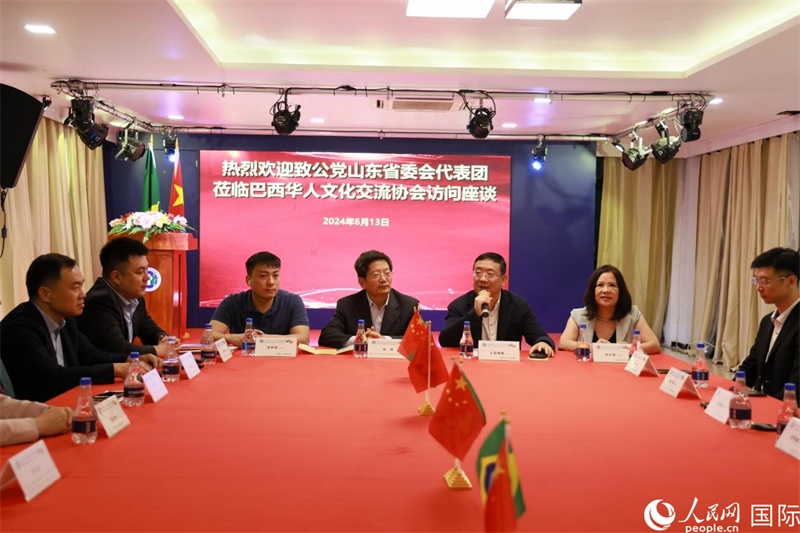 巴西華人文化交流協會主席上官劍鋒在座談會上致辭。人民網記者 宋亦然攝