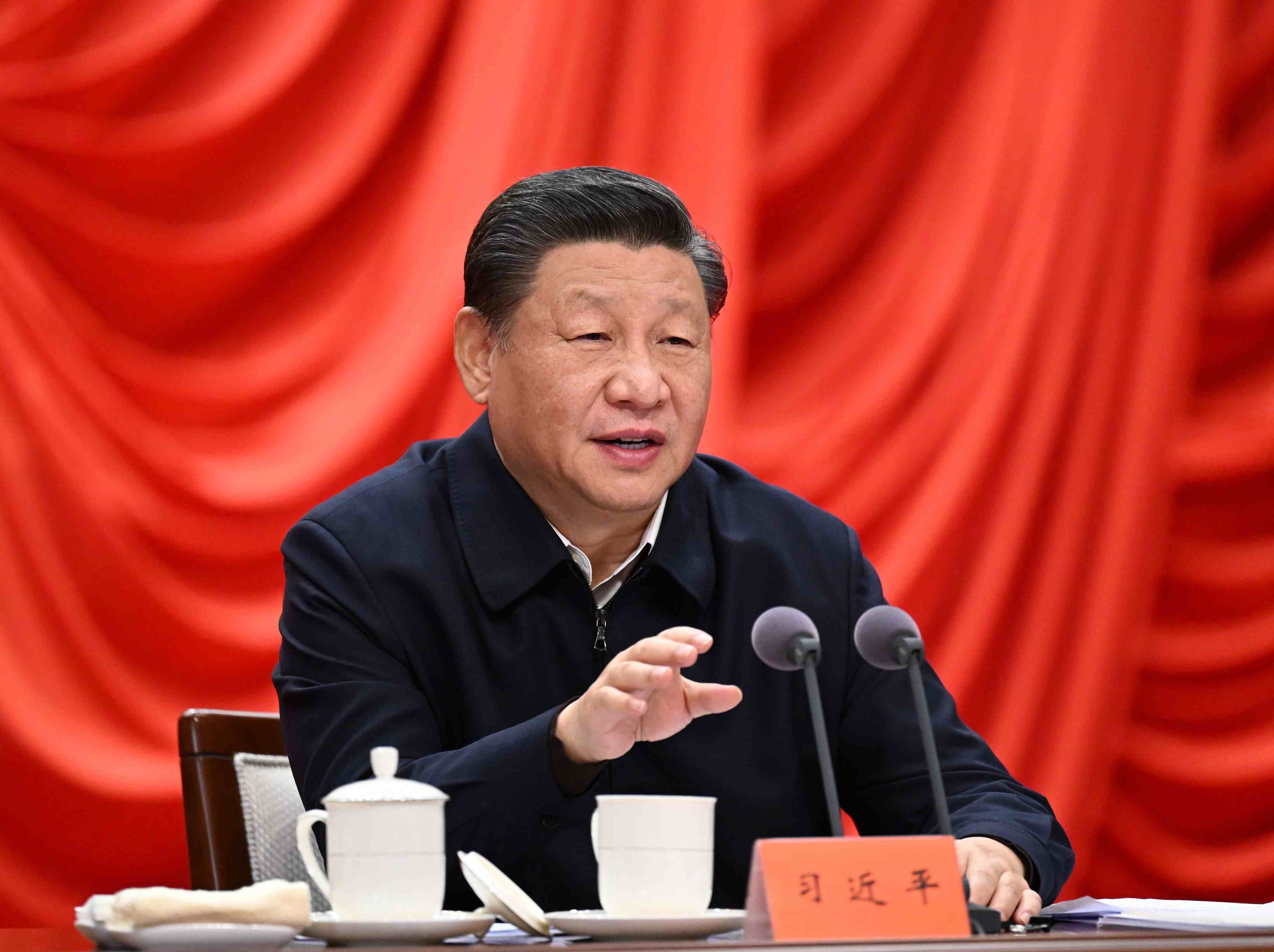 △ 2022年1月11日，習(xí)近平總書記在省部級主要領(lǐng)導(dǎo)干部學(xué)習(xí)貫徹黨的十九屆六中全會精神專題研討班開班式上發(fā)表重要講話，強調(diào)全黨同志都要明大德、守公德、嚴私德。