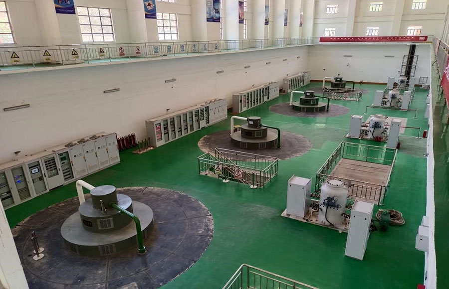  剛果（金）布桑加水電站四臺發(fā)電機(jī)組。中鐵資源集團(tuán)供圖