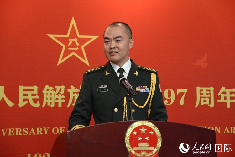 中國(guó)駐瑞典大使館副武官李珂致辭。人民網(wǎng)記者 殷淼攝