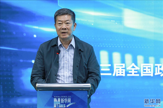 中國版權(quán)協(xié)會理事長、第十三屆全國政協(xié)文化文史和學(xué)習(xí)委員會副主任、新聞出版總署原副署長、國家版權(quán)局原副局長閻曉宏現(xiàn)場致辭