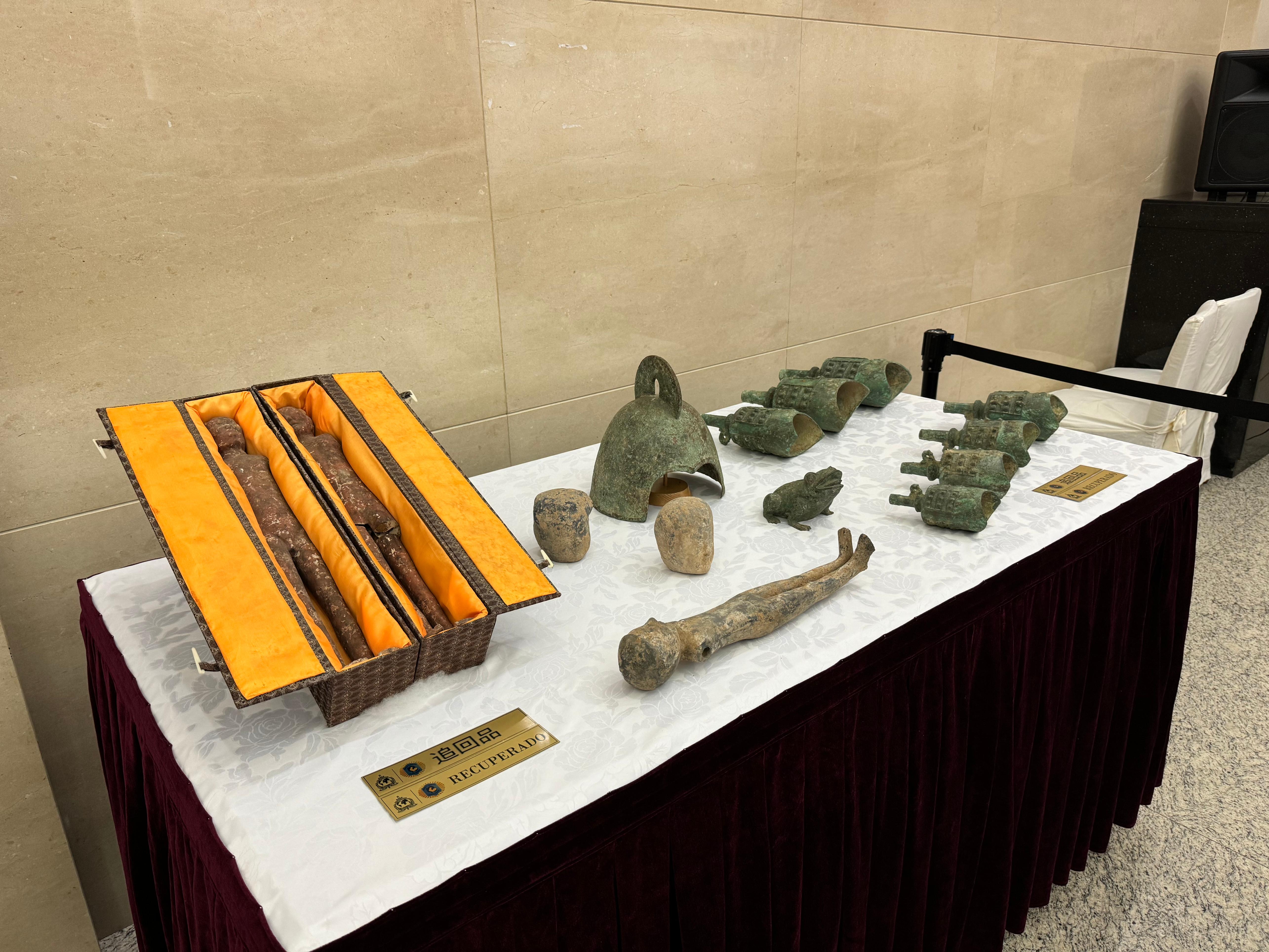 阿根廷返還的14件文物藝術品。國家文物局供圖