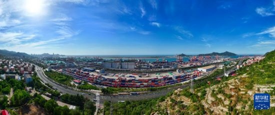這是6月26日拍攝的中哈連云港物流合作基地（無人機(jī)照片）。新華社記者 季春鵬 攝