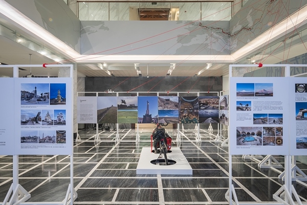“東游記”展覽。校方供圖