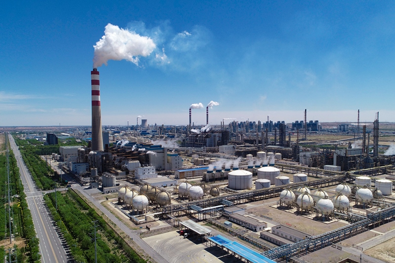 2021年5月16日拍攝的寧夏寧東能源化工基地。