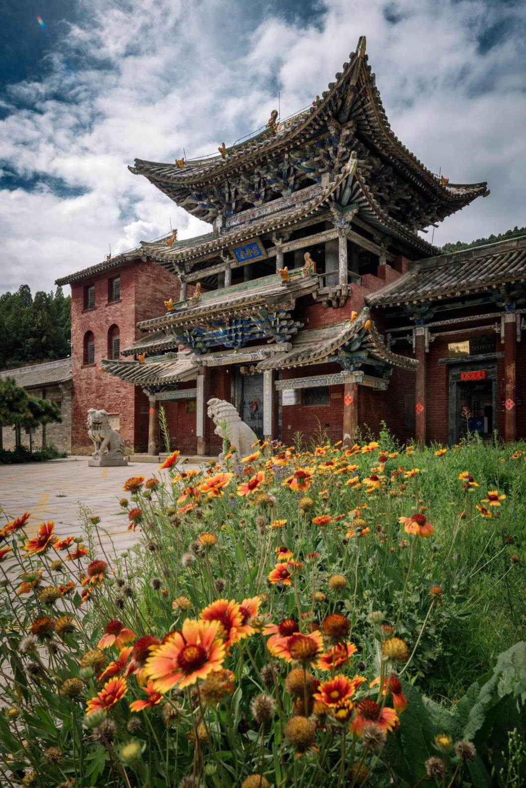 全國重點(diǎn)文物保護(hù)單位定林寺。蘇唐詩攝