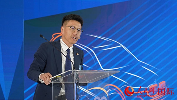 延鋒彼歐南非公司總經(jīng)理張鑫致辭。人民網(wǎng) 張茜攝