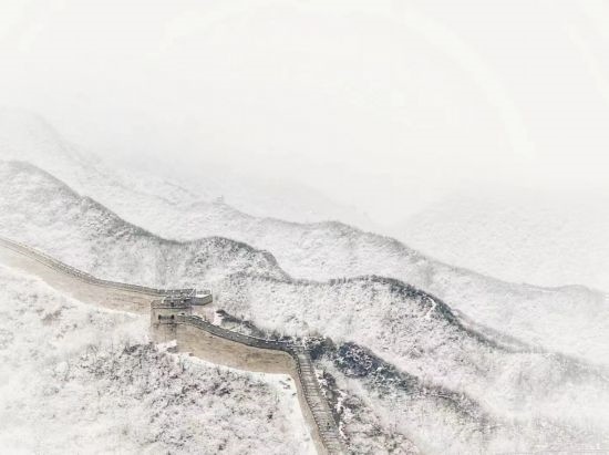朱銳拍攝的長(zhǎng)城雪景。（受訪者供圖）