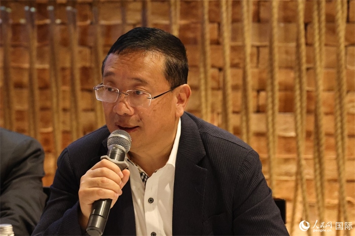 巴西文協(xié)主席上官建峰在座談會(huì)上致辭。人民網(wǎng)記者 陳海琪攝