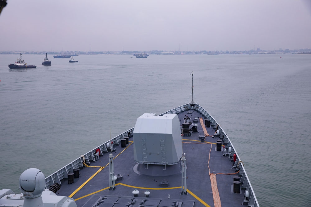 2023年7月14日，中國海軍第43批護(hù)航編隊南寧艦駛?cè)雱偣ú迹┖诮歉郏_始對剛果（布）進(jìn)行為期4天的友好訪問。