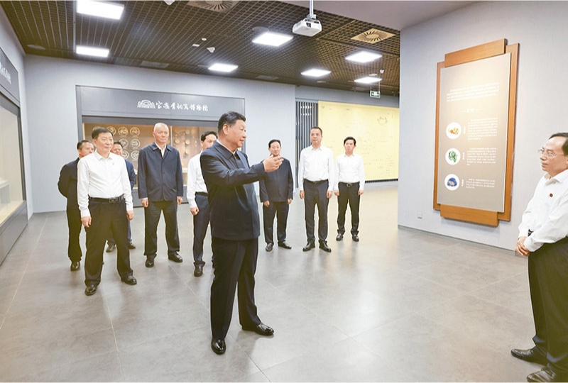 2024年9月10日，中共中央總書記、國家主席、中央軍委主席習(xí)近平在前往甘肅考察途中，來到陜西省寶雞市參觀寶雞青銅器博物院。 新華社記者 王曄/攝