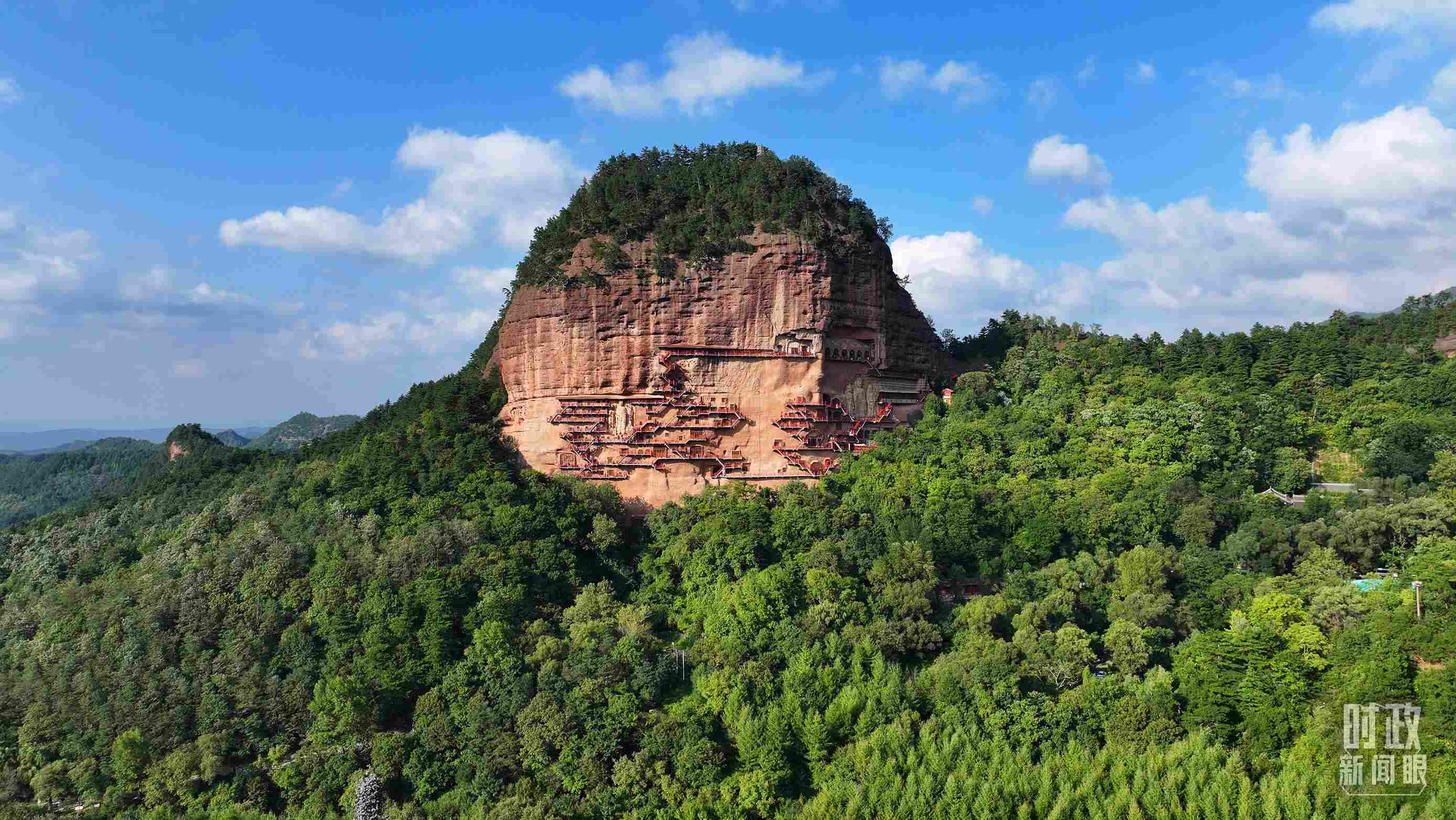 △麥積山因山形酷似麥垛而得名。