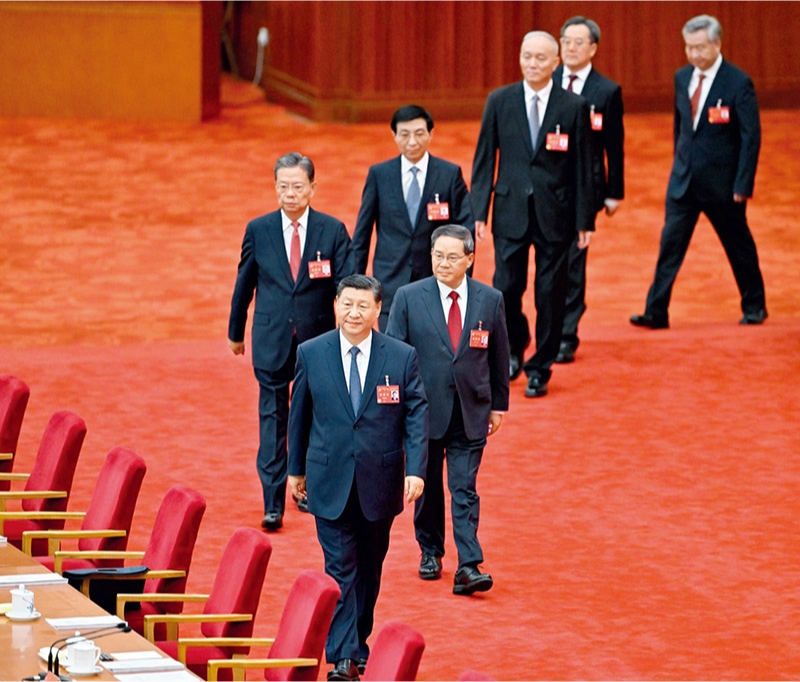 中國共產(chǎn)黨第二十屆中央委員會第三次全體會議，于2024年7月15日至18日在北京舉行。這是習(xí)近平、李強(qiáng)、趙樂際、王滬寧、蔡奇、丁薛祥、李希等步入會場。 新華社記者 岳月偉/攝