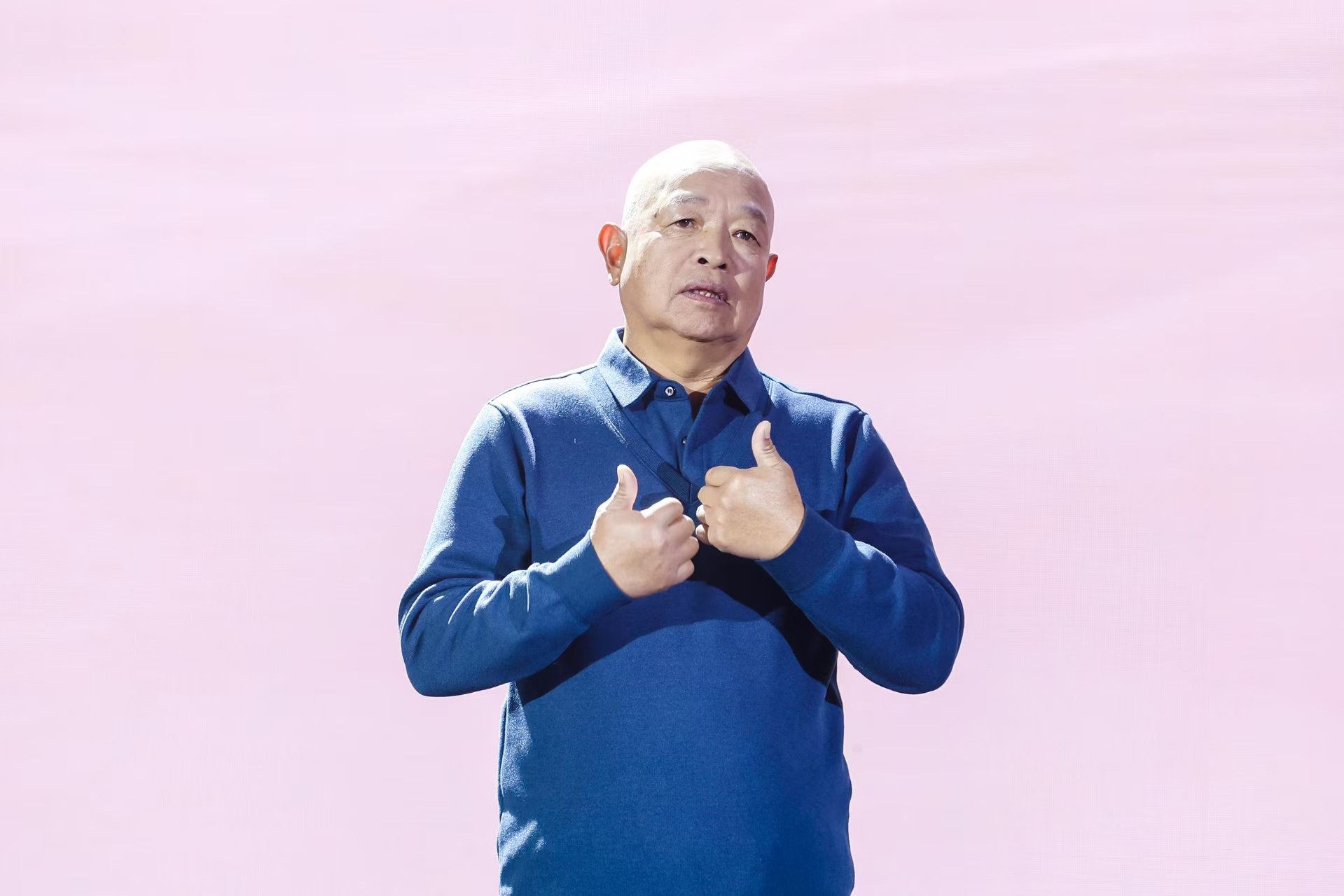 “山東好人”、煙臺市無聲洗車場經(jīng)理柳興濤。人民視頻供圖。
